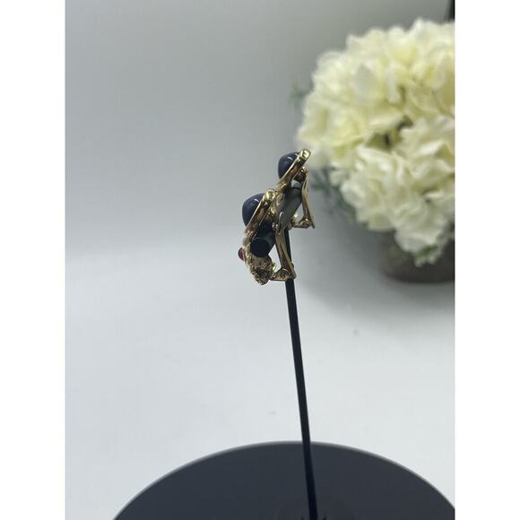 Vintage Signed Francesca
Romano Blue Sodalite Etruscan Clip On Earrings - Picture 12 of 16